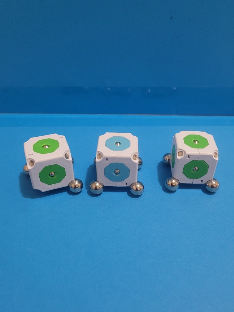 Moss Robot Construction System Exofabulatronixx 5200 Modular incomplete, 16 PCS.