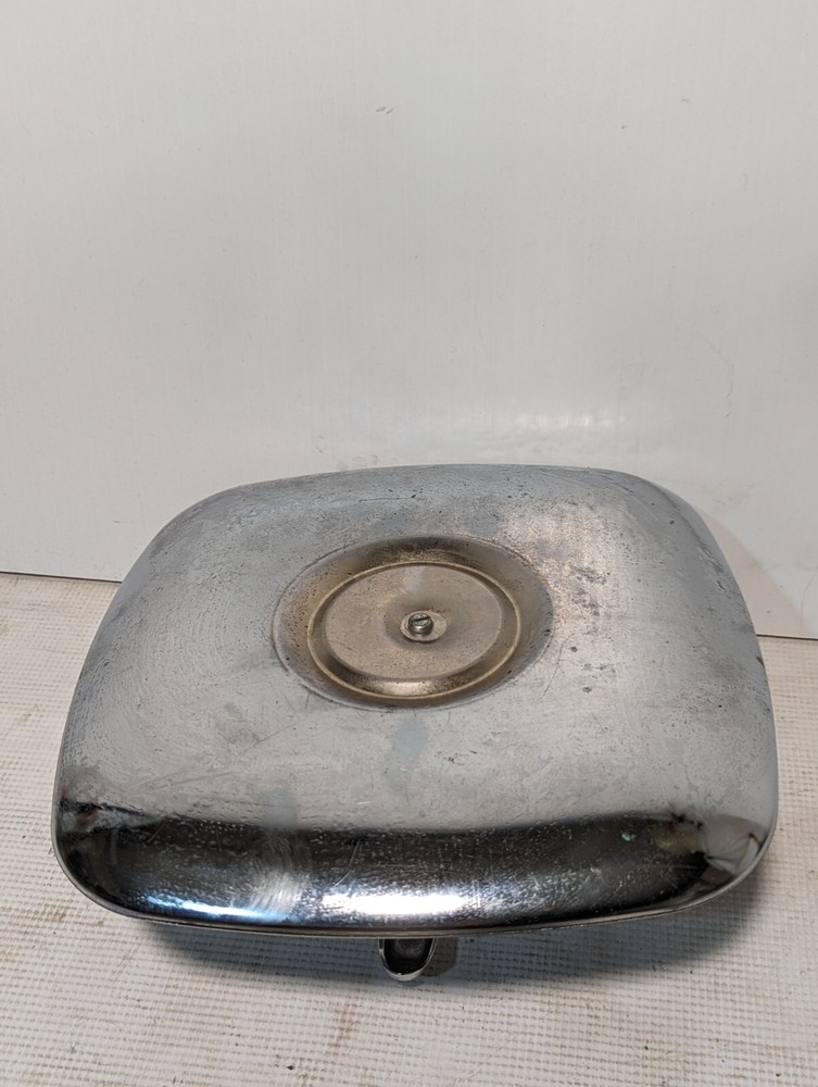 Milbern Mid Century Modern Chrome Nutcracker w\ Attached Single Tier Tray