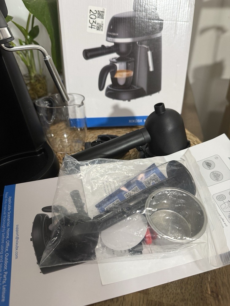 Coffee Machine, 3.5 Bar with Steam Wand