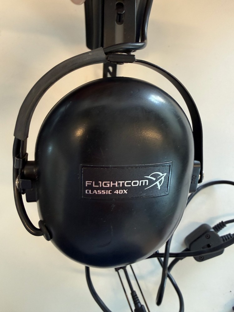 Flightcom Classic 40X Aviation Headset with stereo/mono switch