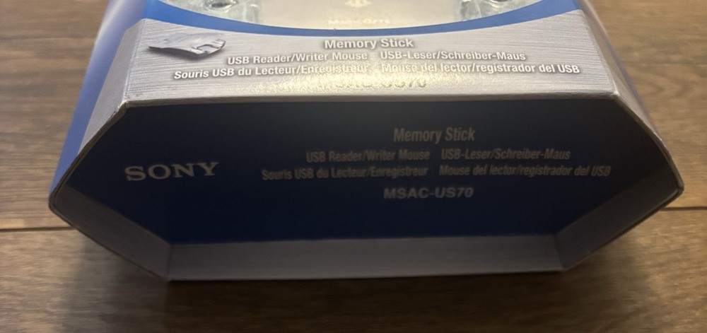 SONY USB Memory Stick MSAC-US70 Reader/Writer NEW Open Box With Cable