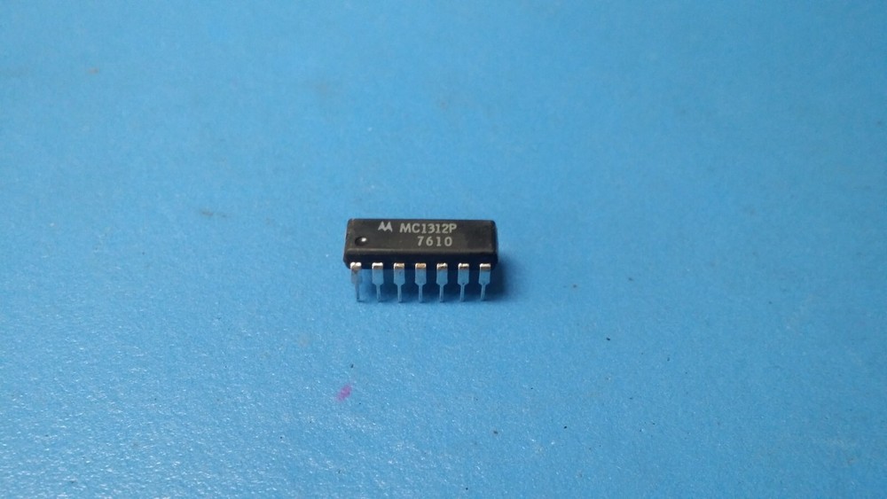 (1 PC) MC1312P MOTOROLA CBS SQ LOGIC DECODER SYSTEM DIP14 VINTAGE 1976 D/C