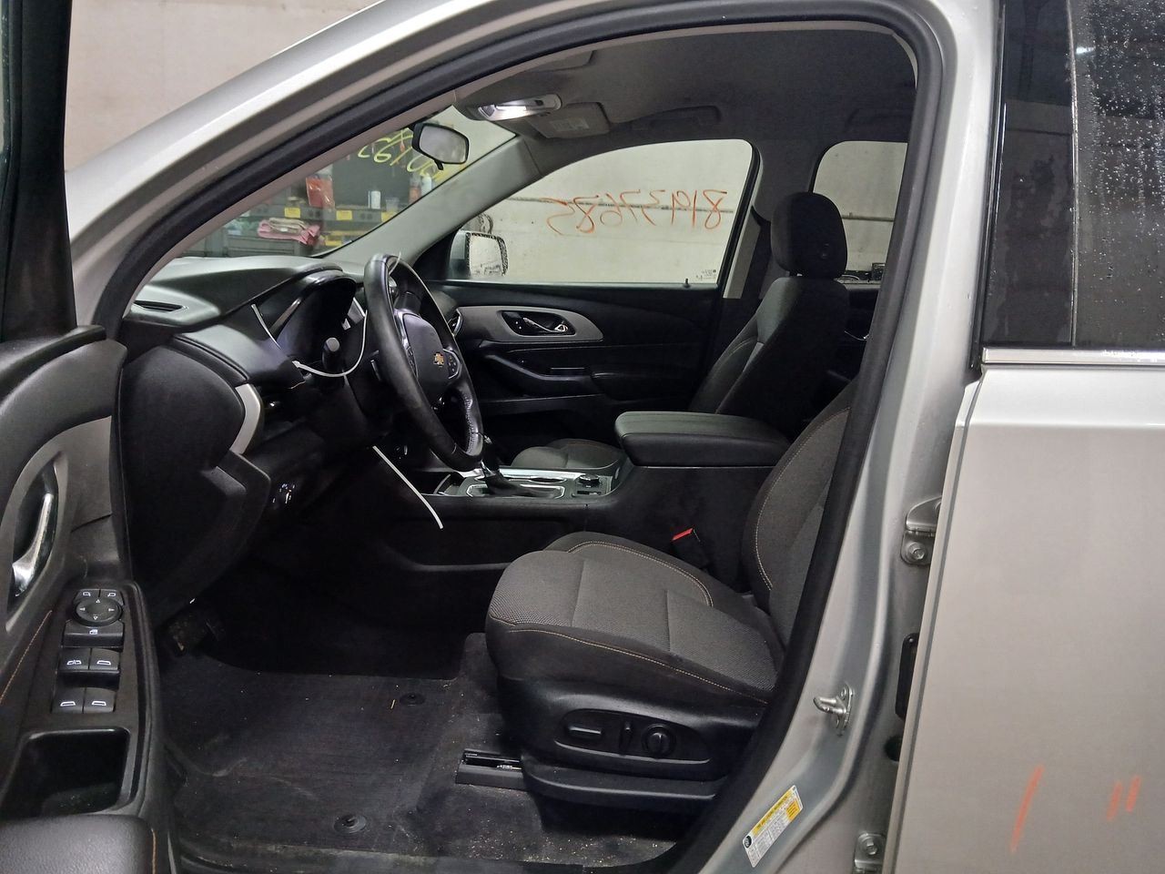 Info-GPS-TV Screen Classic Style S Or VIN T Dash Fits 20-24 TRAVERSE 3141559