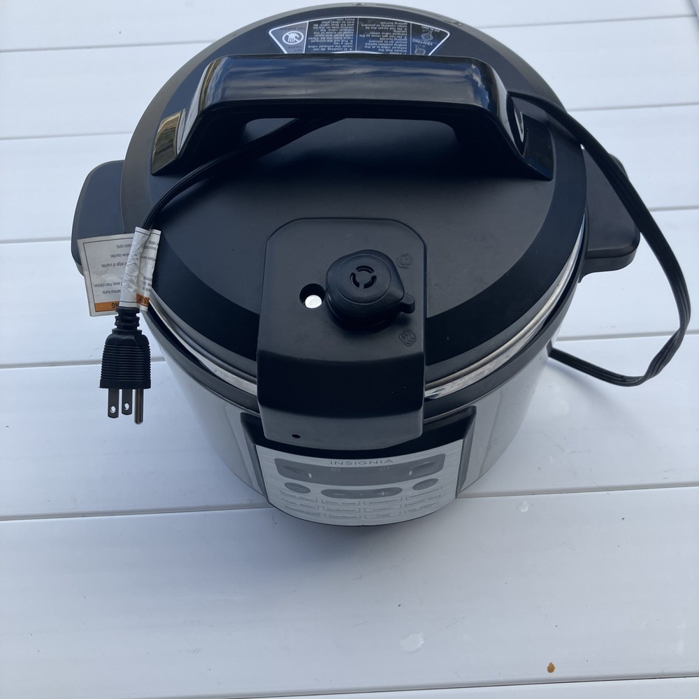 Insignia NS-MC80SS9. 8 qt. Multi-Function Pressure Cooker. Barely Used