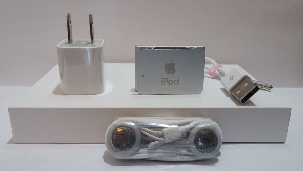 Apple iPod shuffle 2nd generation 1GB silver