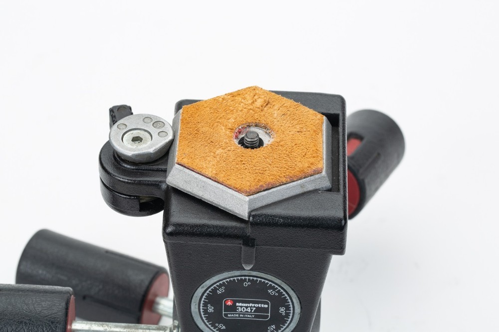 Manfrotto 3047 Tripod Head With Quick Release Mounting Plate
