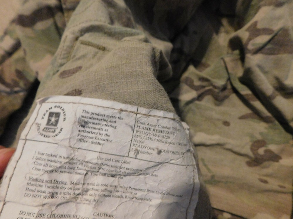 US ARMY MULTICAM FLAME RESISTANT COAT SZ LARGE -REG