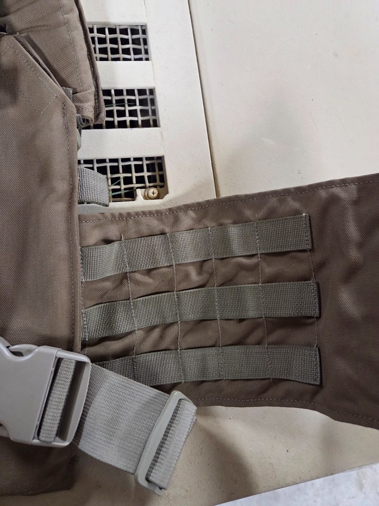 Beez Combat Systems medium plate carrier BCS