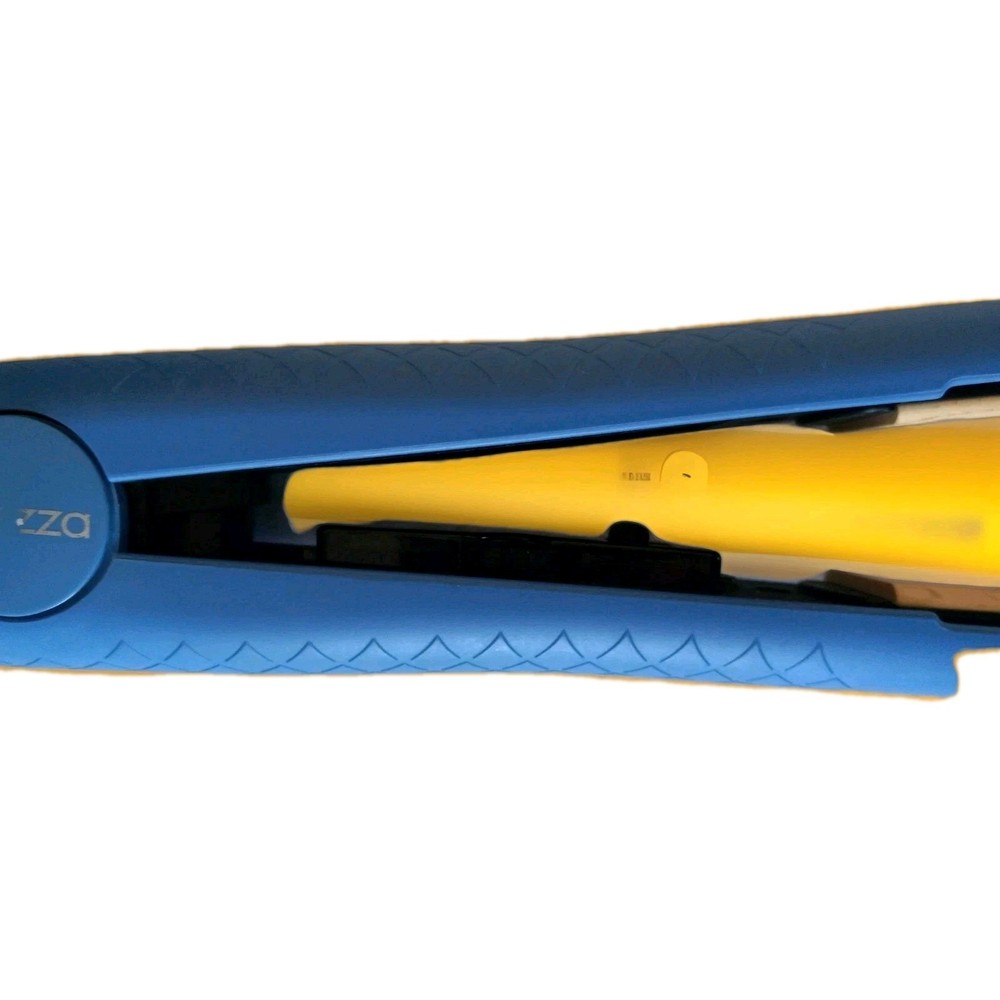 Bellezza Curling Flat Iron Blue Ceramic Plate Good Working Condition Pre-owned