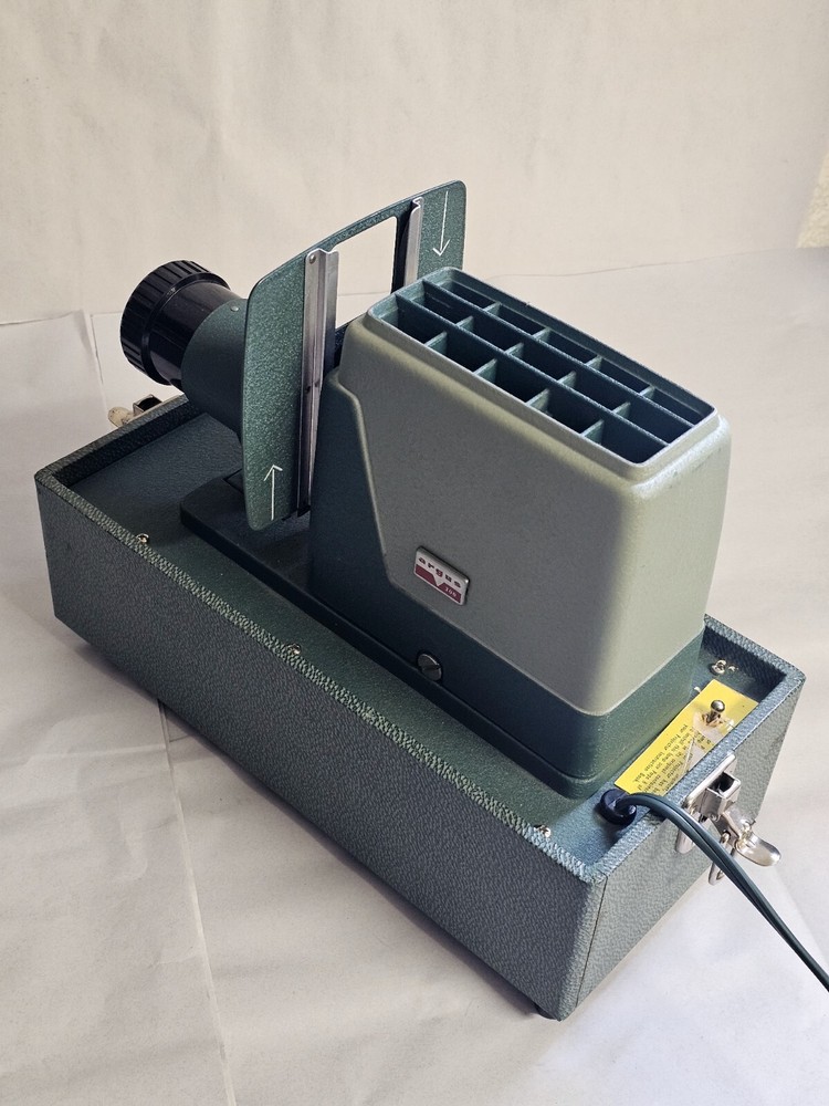 Vintage Argus 300 Slide Projector with Case - Working Condition Retro Display