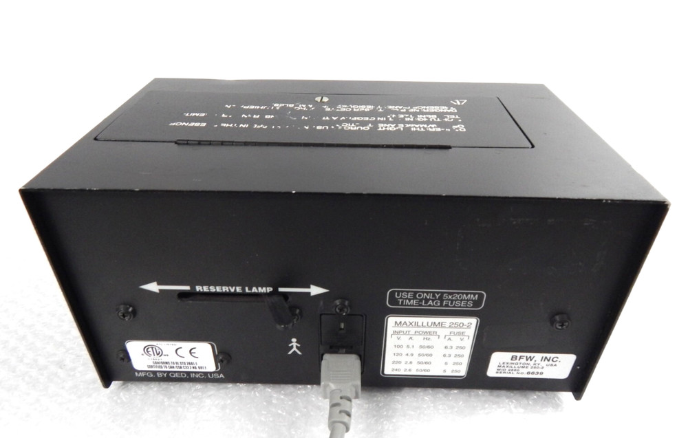 BFW MAXILLUME 250-2 LIGHT SOURCE