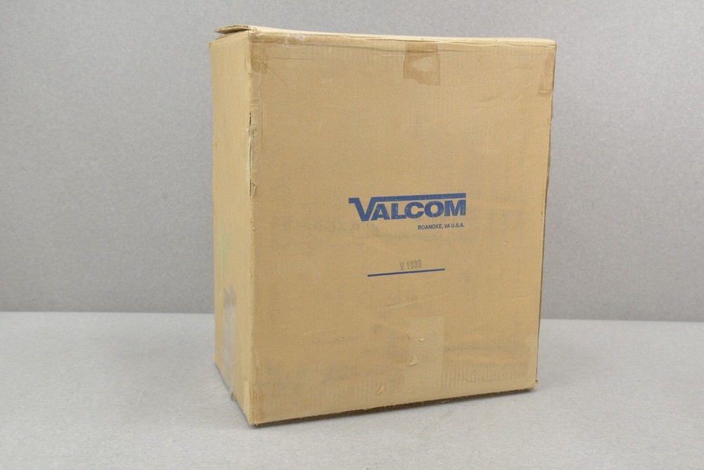 Valcom V-1039 Explosion Proof Paging Horn/Amplifier Assembly & Mounting Bracket