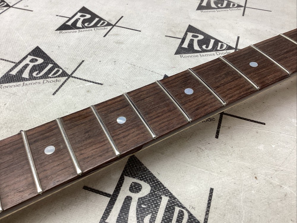 80's Electric Guitar Neck Locking Flame Maple Robin Style