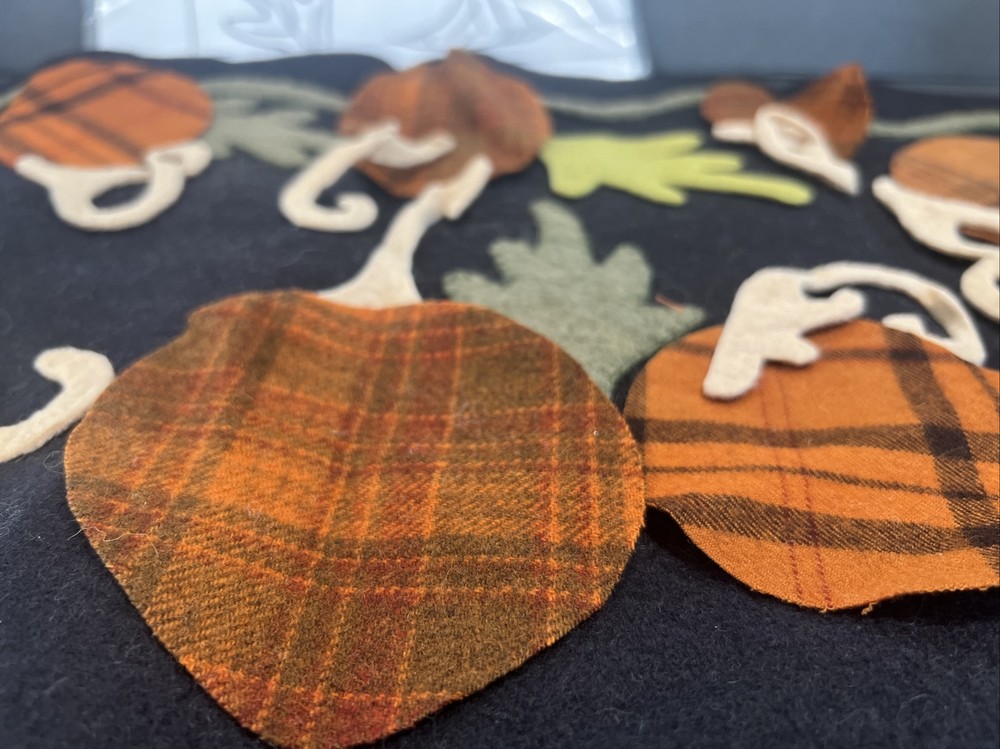 Ginger Sanchez "Gourd Harvest" Wool Embroidery Table Runner Pattern Project