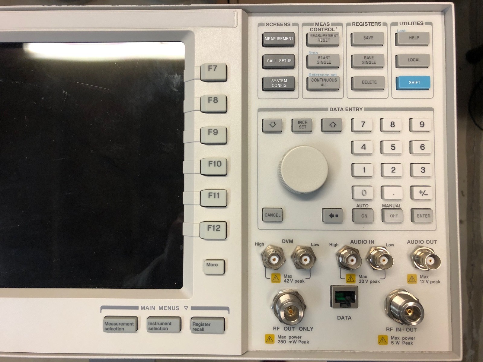 Agilent 8960 Series 10 E5515C Wireless Communications Test Set, Powers up