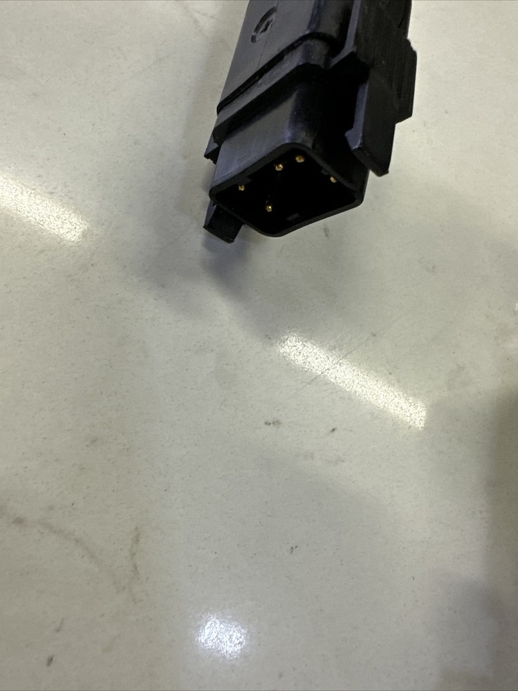 Nordson Solid Blue A STD 01 A CA T 8505768A 240V 147 Watt Pneumatic Applicator