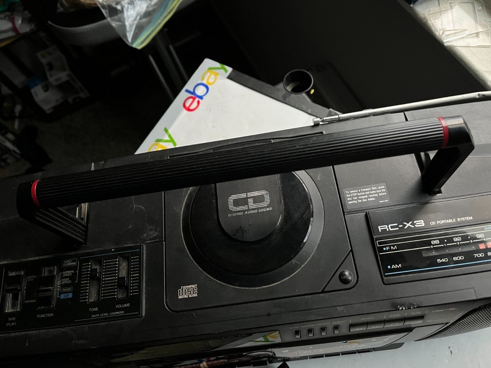 JVC RC-X3 CD Portable System 1988 Read Description