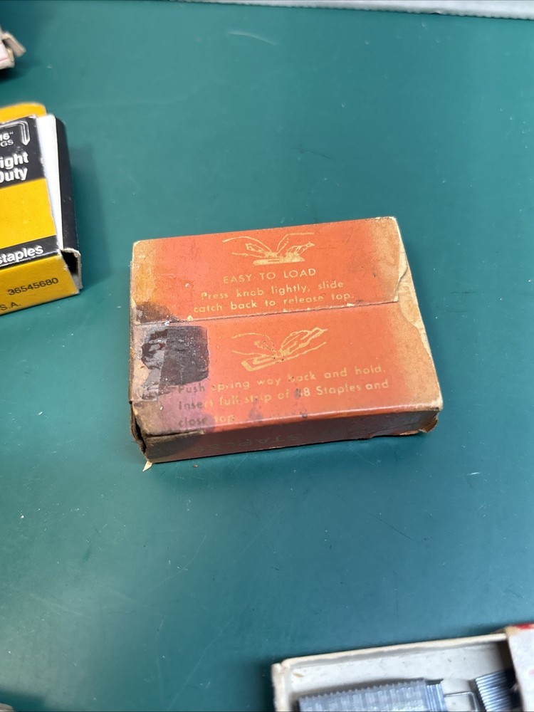 Various Brands VINTAGE STAPLES Different Sizes Open 6 Boxes