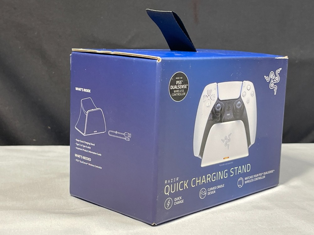 Razer White DualSense Wireless Controller Quick Charging Stand For PlayStation 5