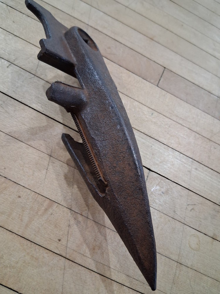 Cast Iron Mower Sickle Guard Farm Implement Blade Guard