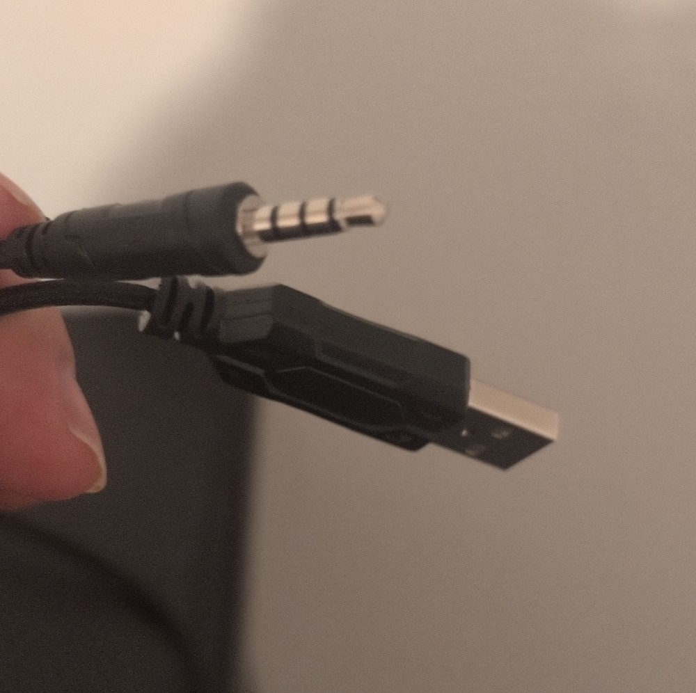 Monster Gaming headset. Never been used. open box. audio USB