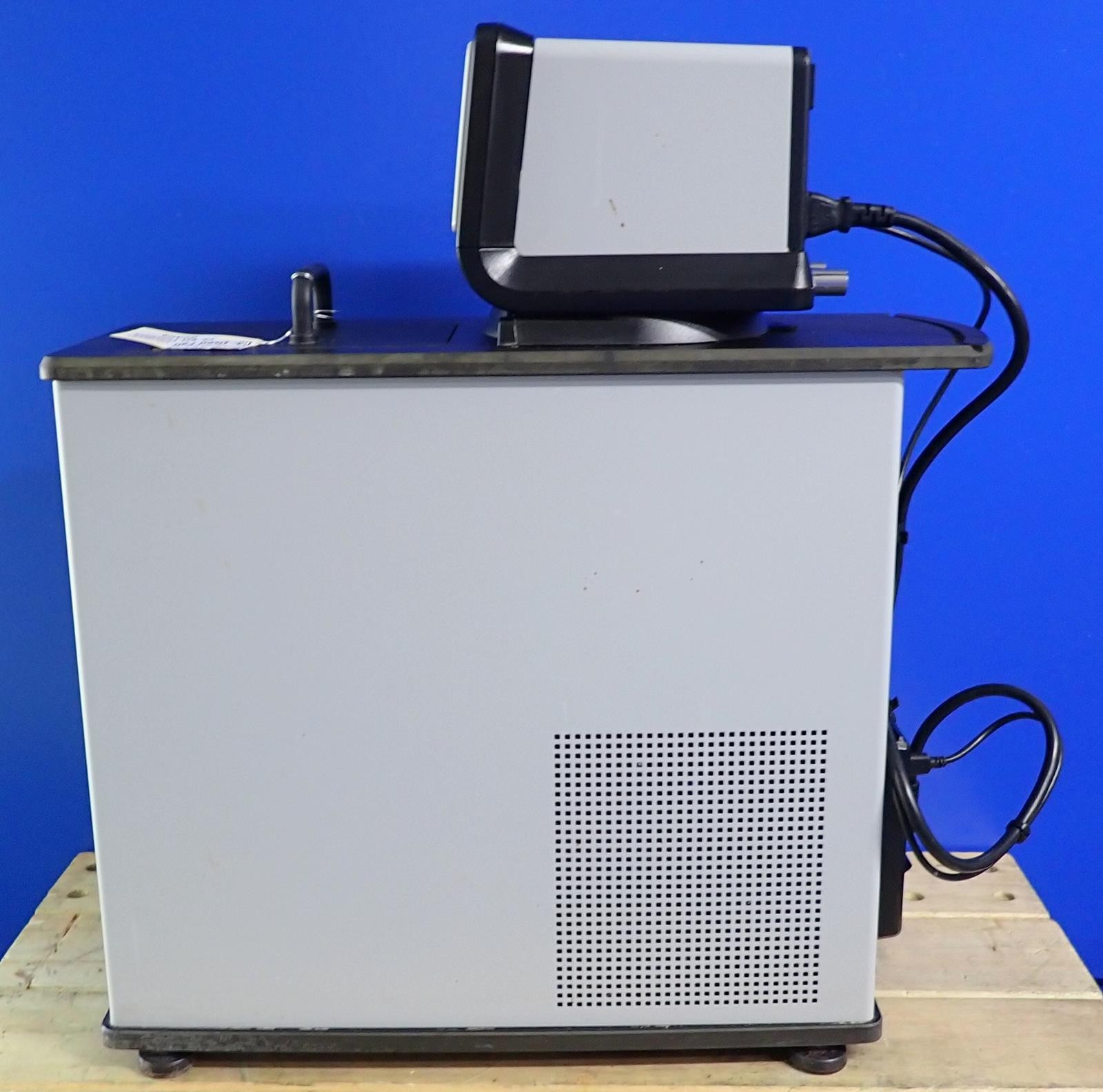 VWR AD07R-20-V11B Heated / Refrigerated Circulator, 7L w/ Lid | 89202-970