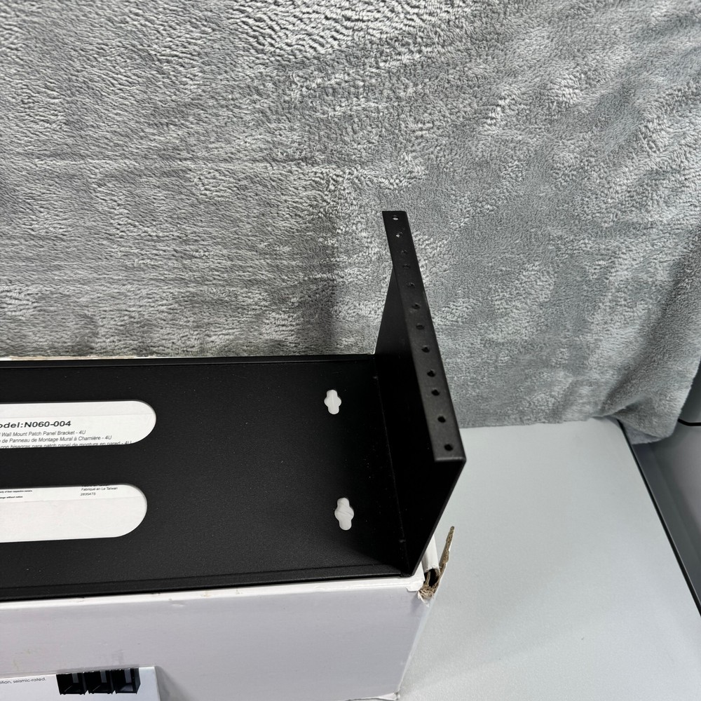 Tripp-Lite N060-004 Hinged Wall Mount Patch Panel Bracket-4U CN7714