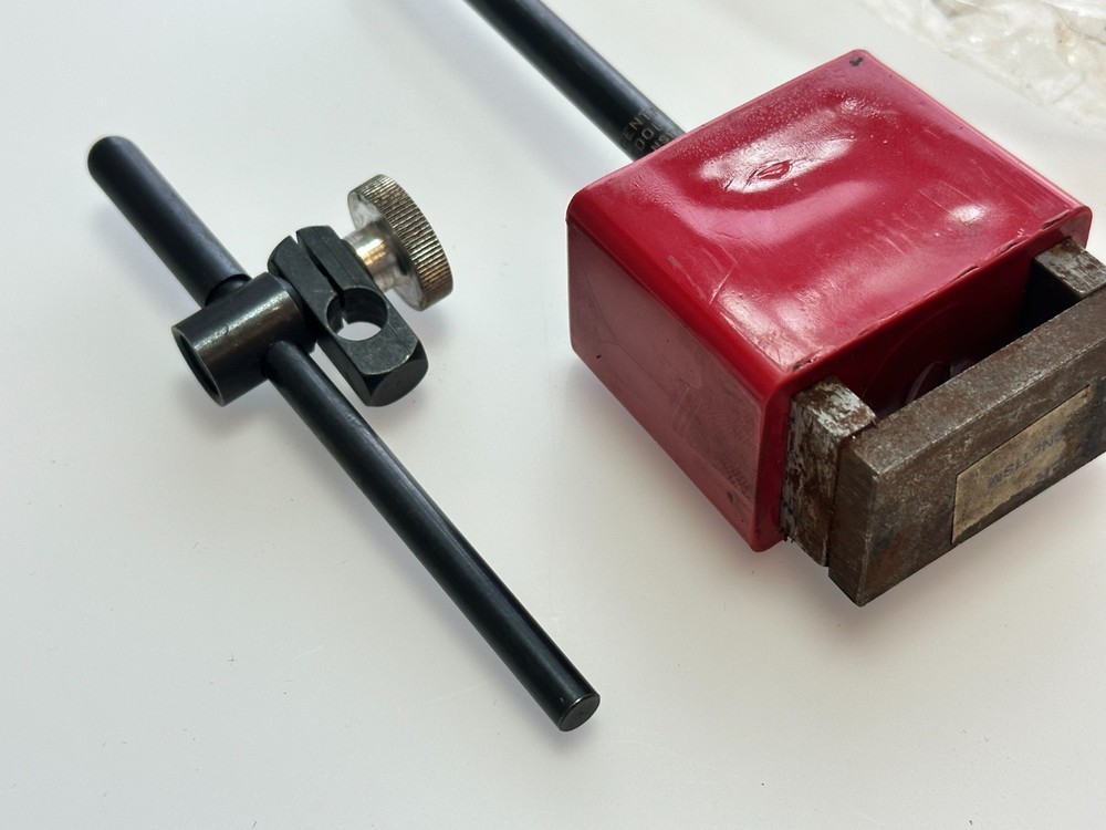 Central Tools USA Long Range Magnetic Indicator Base Stand - Red