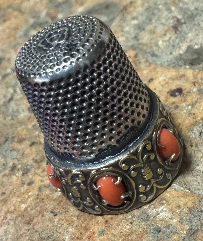800 Silver Thimble Prong Set Red Cabochons Raised Highly Detailed