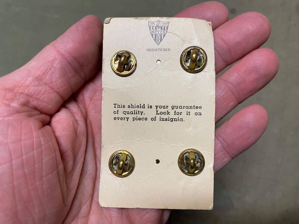 ORIGINAL WWII US ARMY OFFICER EARLY ARMORED TANK DIVISION COLLAR INSIGNIA-PAIR