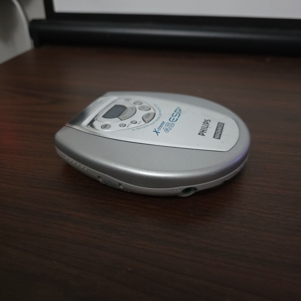 Philips AZ 7881/17 Personal CD Player CD-RW 45 Second Skip Protection