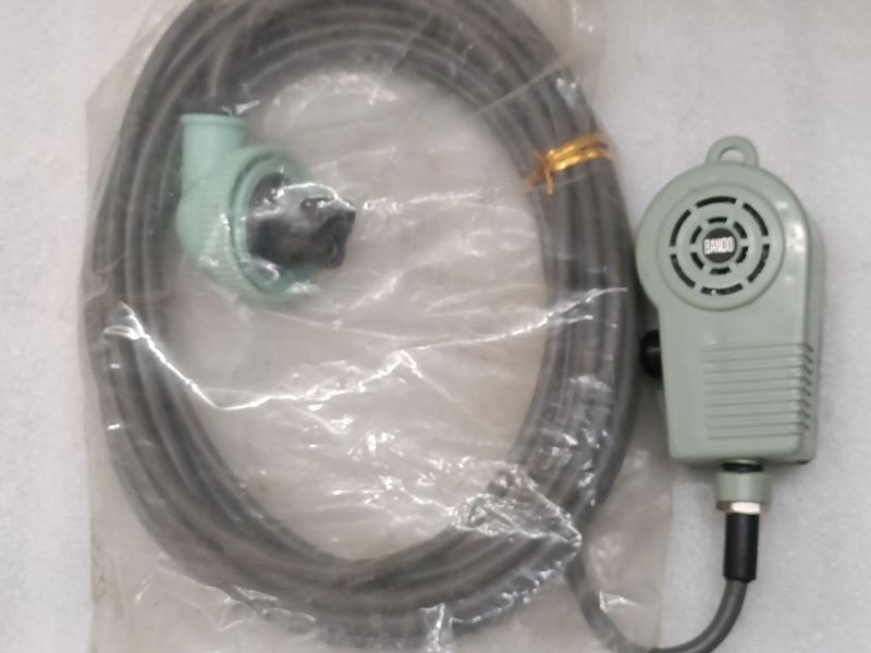 BANDO BDM B ELECTRONICS DYNAMIC MICROPHONE TYPE BDM-B 600 OHMS. MADE IN JAPAN