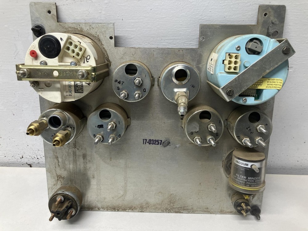 Peterbilt 377 Speedometer Instrument Cluster - Used