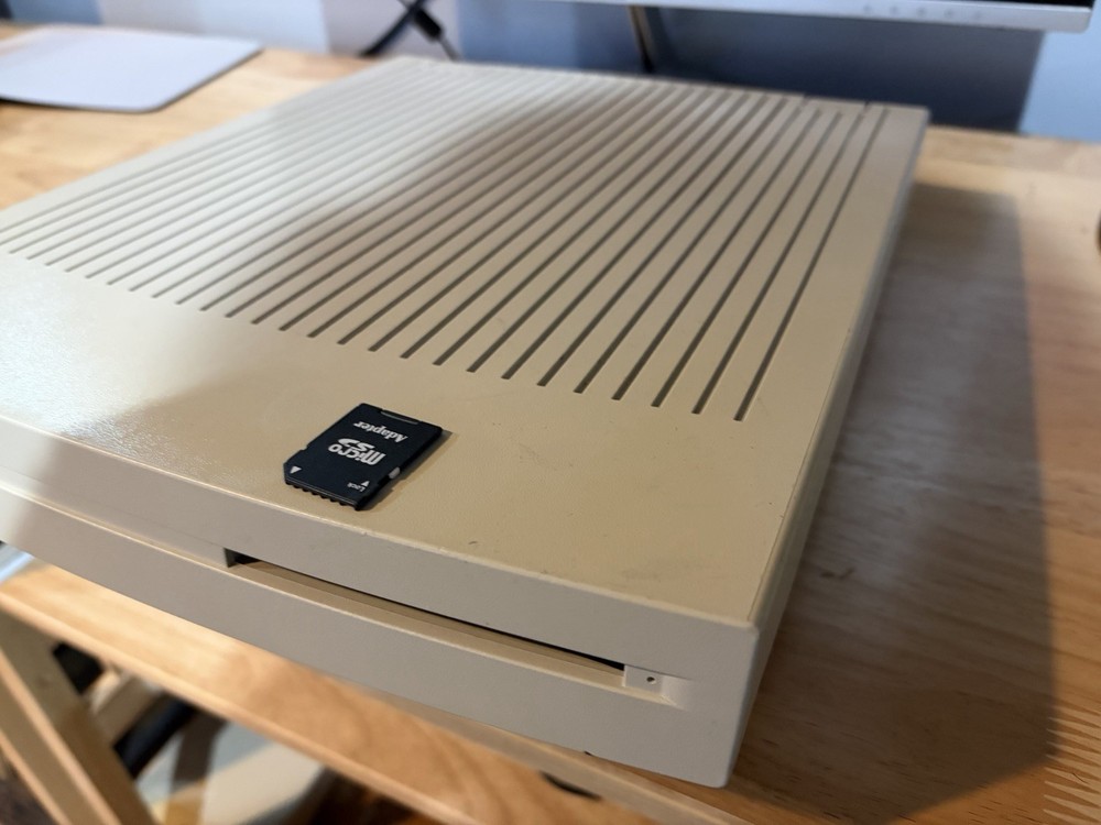 Macintosh LC II Computer With SD Hard Disk, Keyboard, Mouse