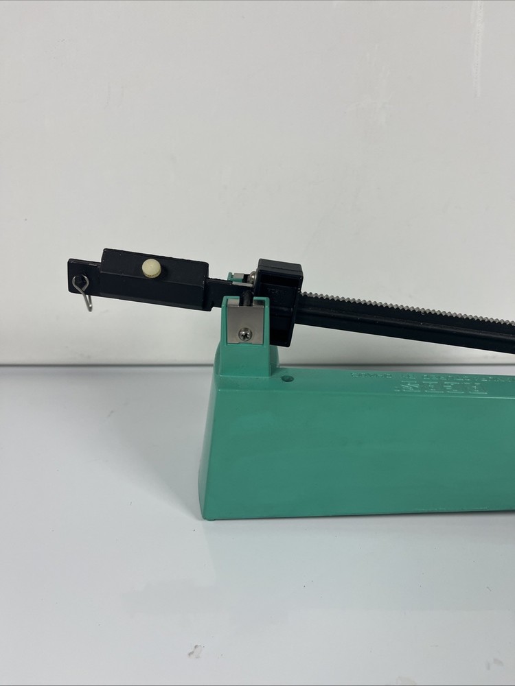 RCBS Model 5-10 09070 Reloading Powder Scale by Omark