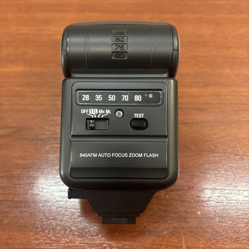 Vivitar 840AFM Auto Focus Zoom Flash