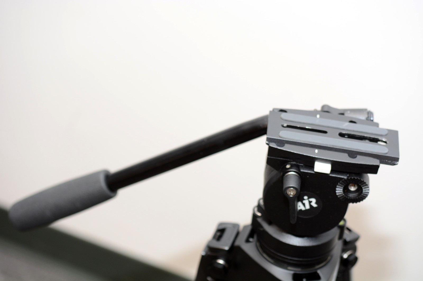 MILLER AIR TRIPOD SYSTEM