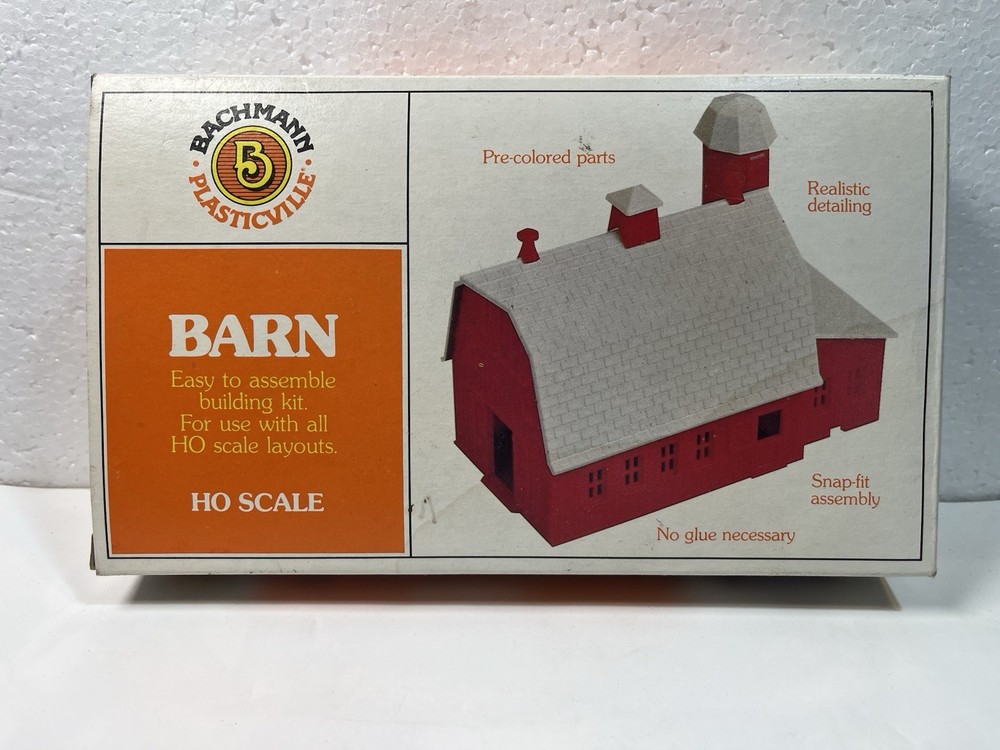 BACHMANN HO SCALE PLASTIC BARN  KIT #45151 EASY ASSEMBLY NEW IN SEALED BOX