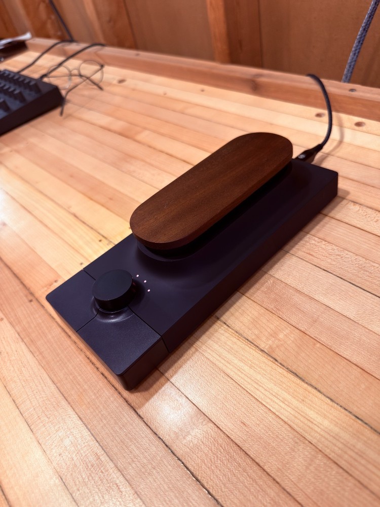 Expressive E Touché SE USB MIDI Instrument Controller tinted mahogany plate