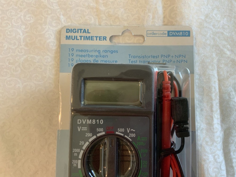 NEW Digital Multimeter DVM810
