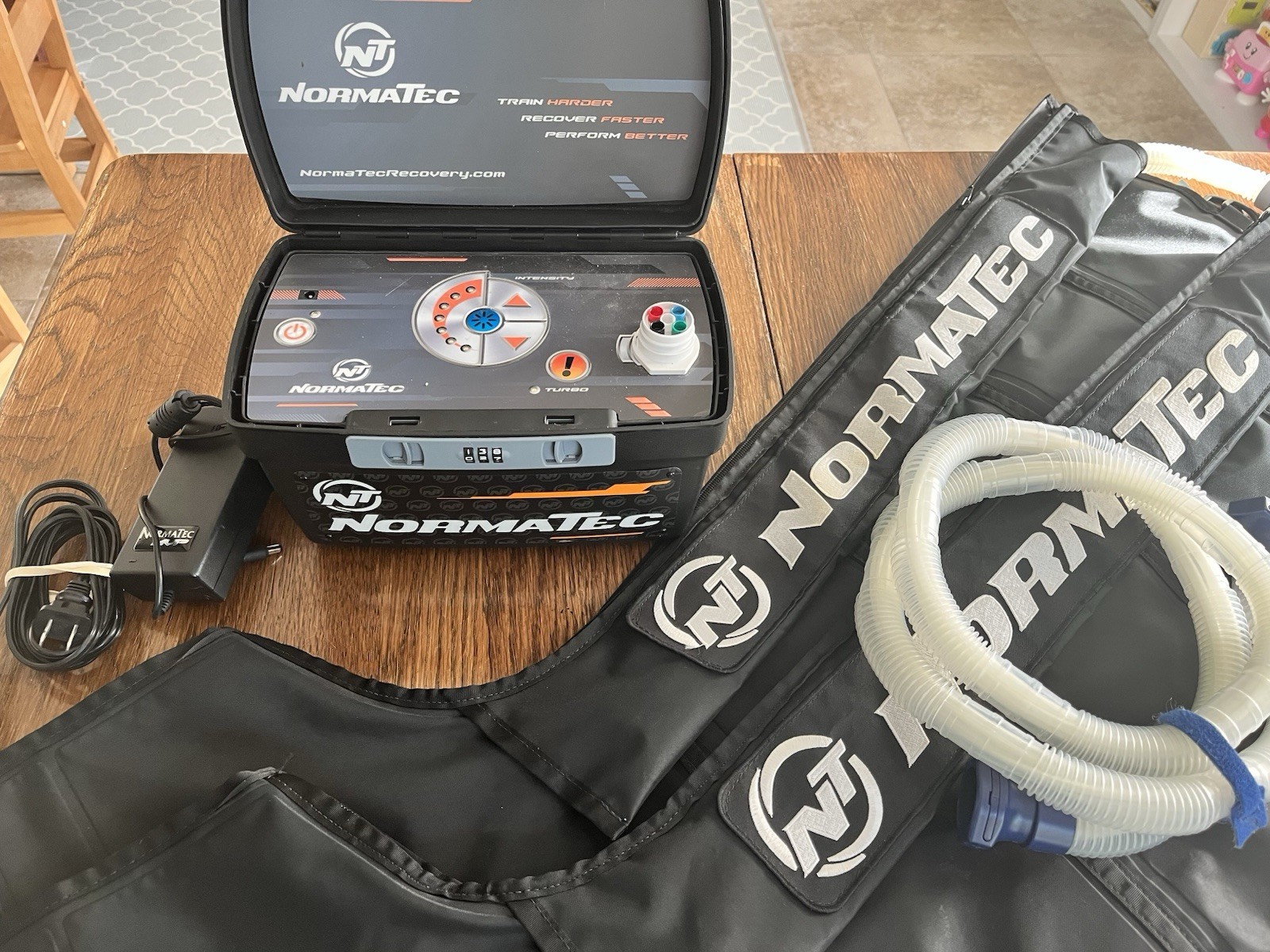 Normatec Compression Therapy Recovery System. Model#PPS-101.