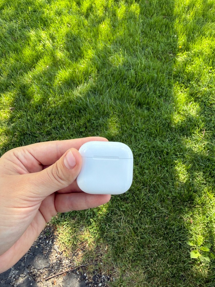 AirPods 4th generation, without the box. In pristine condition