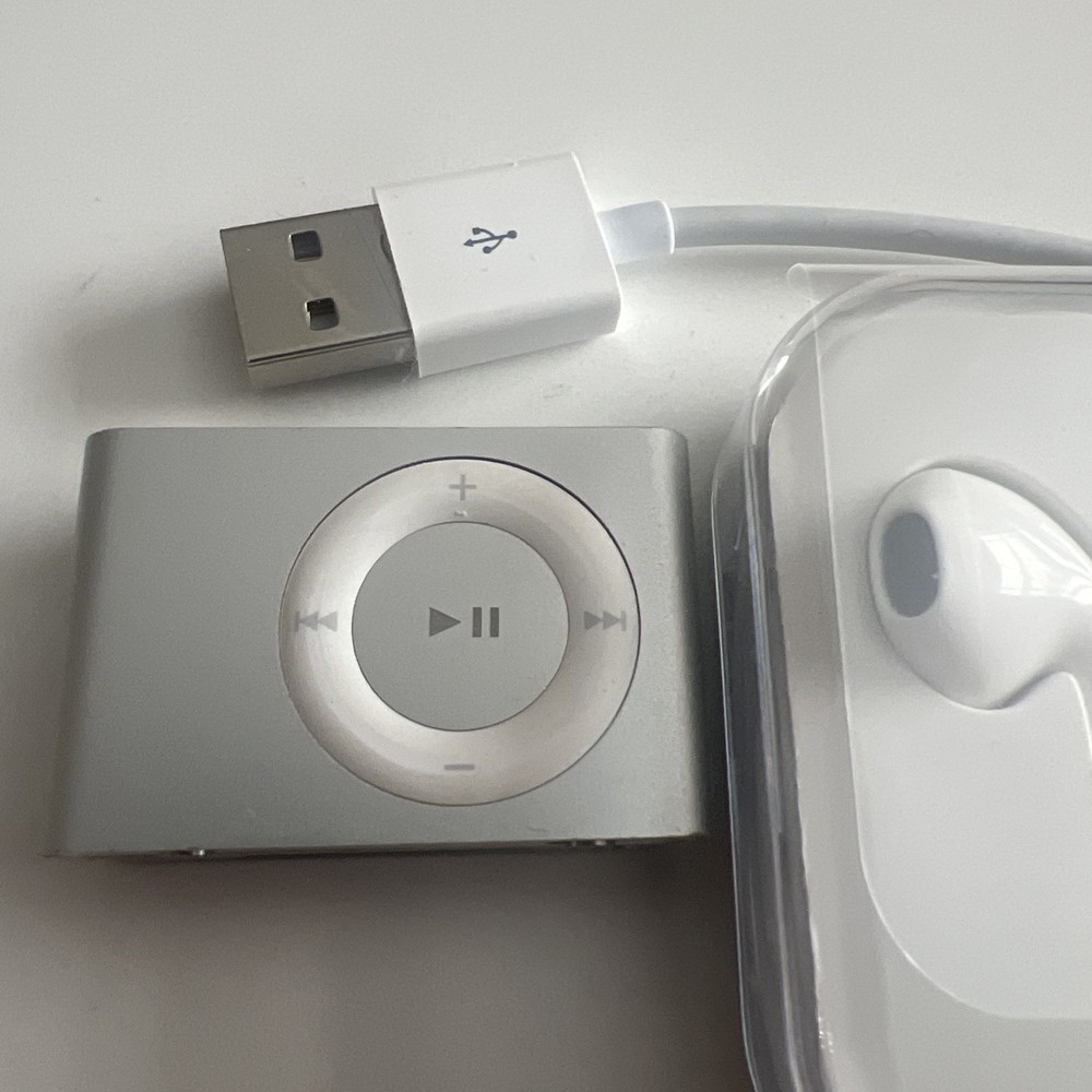 Apple iPod shuffle 2nd Generation Silver NEW BATTERY INSTALLED