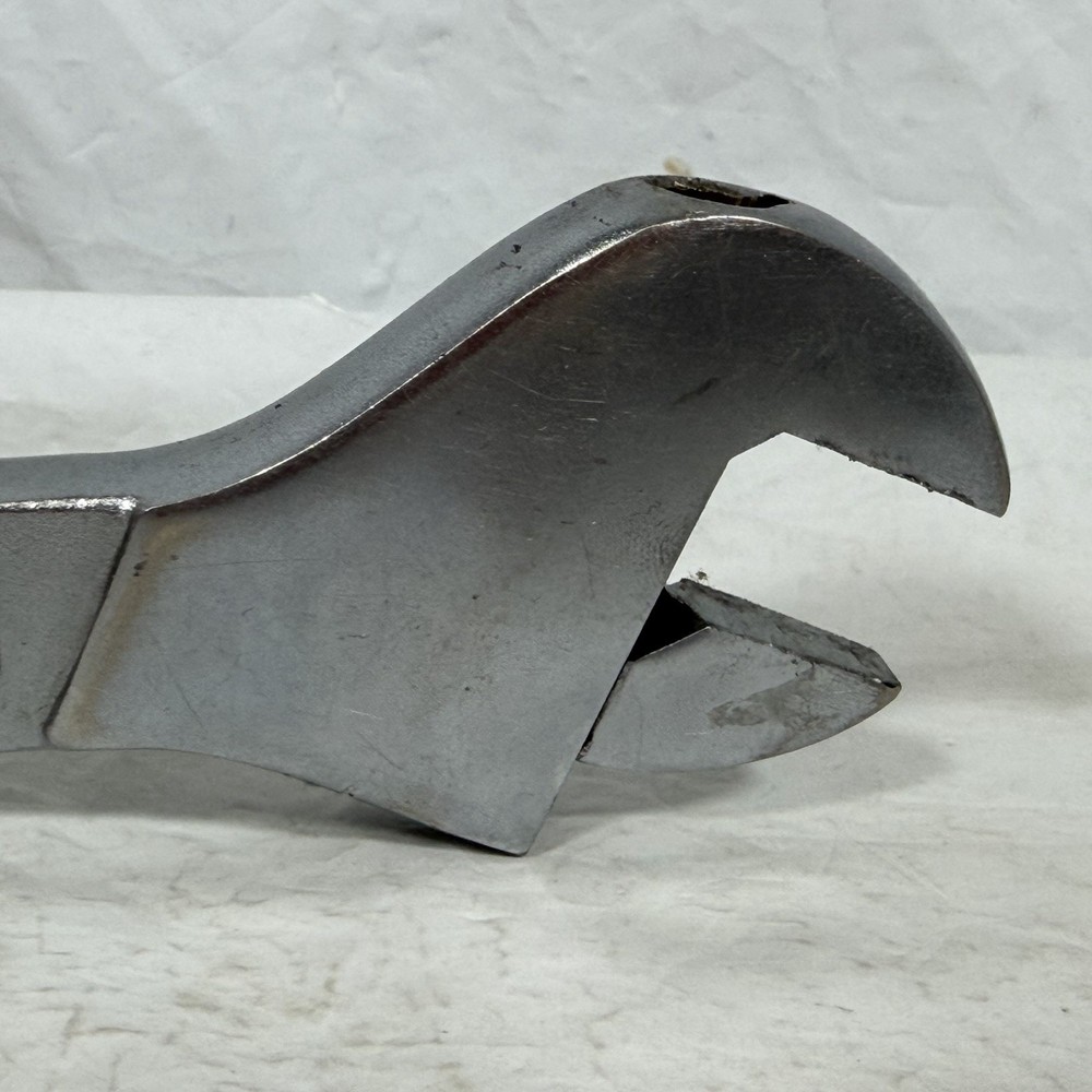 Qual-Kraft adjustable wrench 15/16