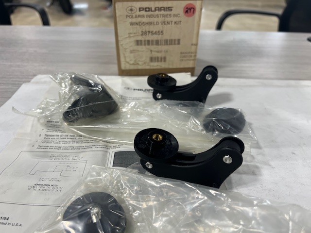 Polaris, Windshield Vent Kit, 2875455