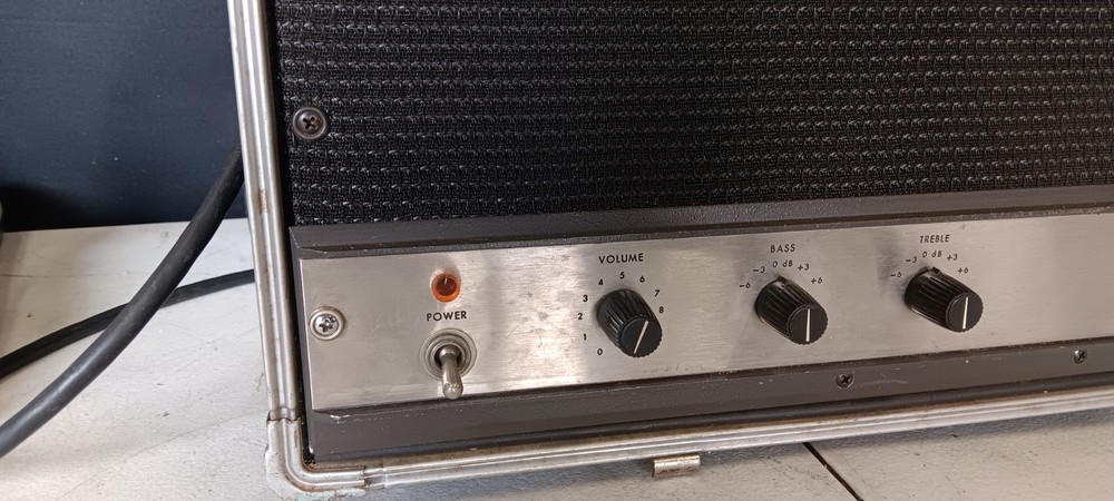 Vintage Ampex Suitcase Amplifier Model AA-620 - WORKS!