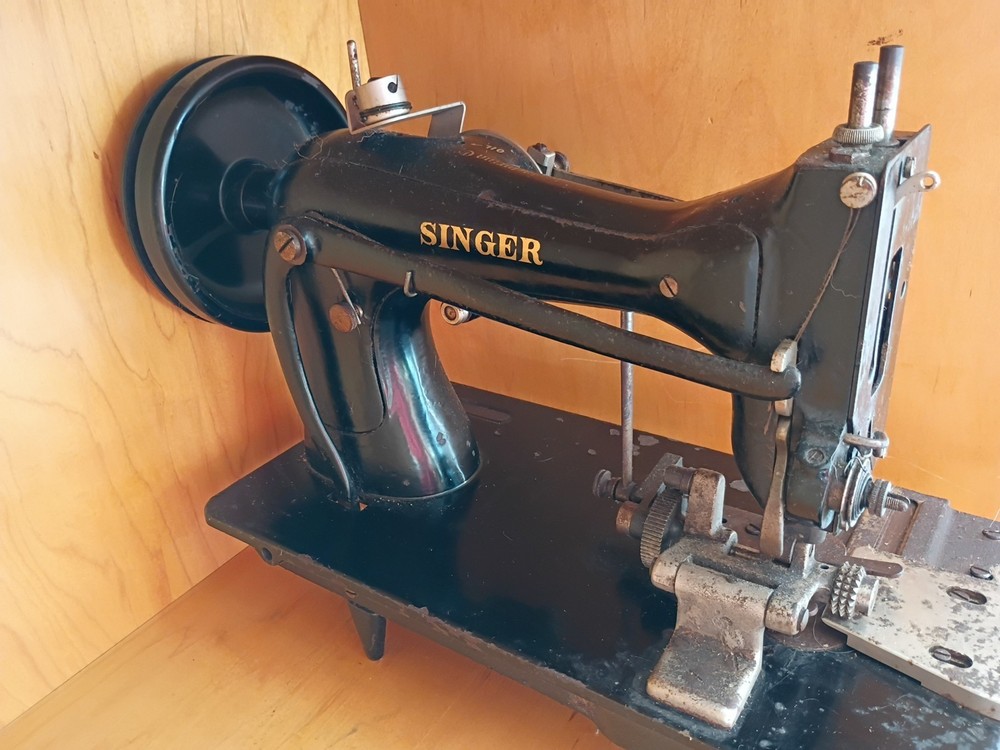 Singer 32-48 Industrial Sewing Machine