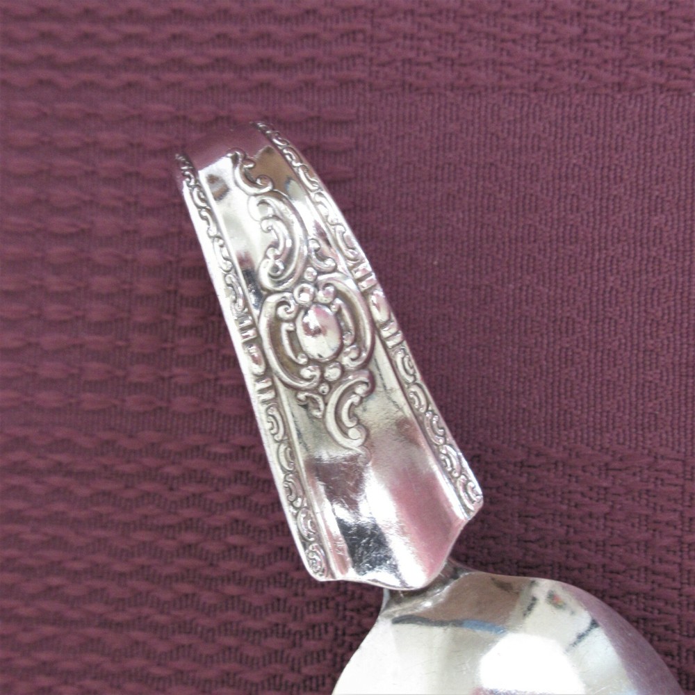 Harmony House Maytime curved handle baby spoon silverplate flatware