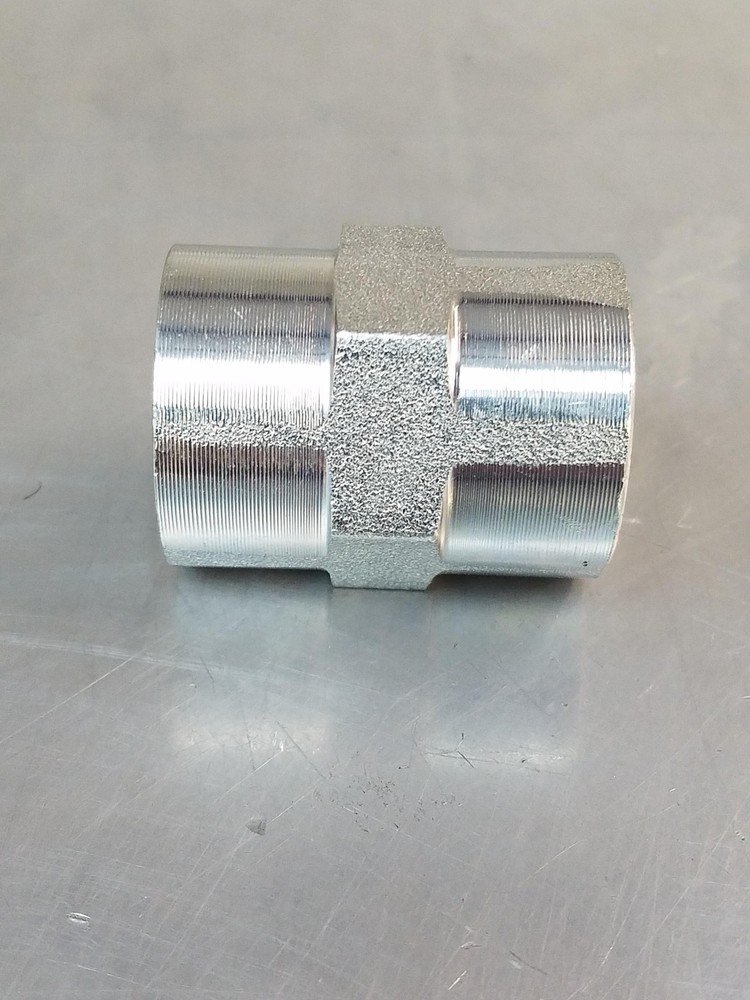 5000-08-08 Hydraulic Adapter Fitting 1/2" X 1/2" Female Pipe Coupling