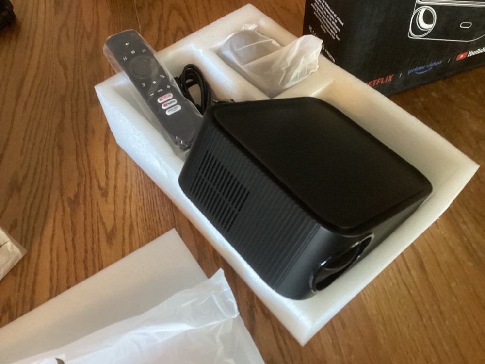 Happrun H11 projector new in box